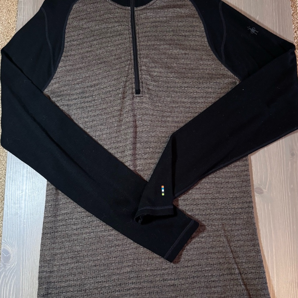 Smartwool 100% Merino Wool/Black and Brown Long Sleeve Top